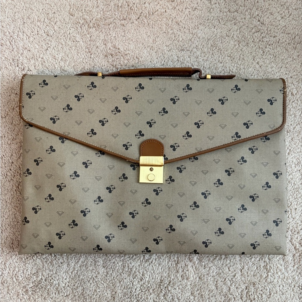 Vintage‎ Mickey Mouse Messenger Portfolio Beige Bag Never Used w Key and Strap